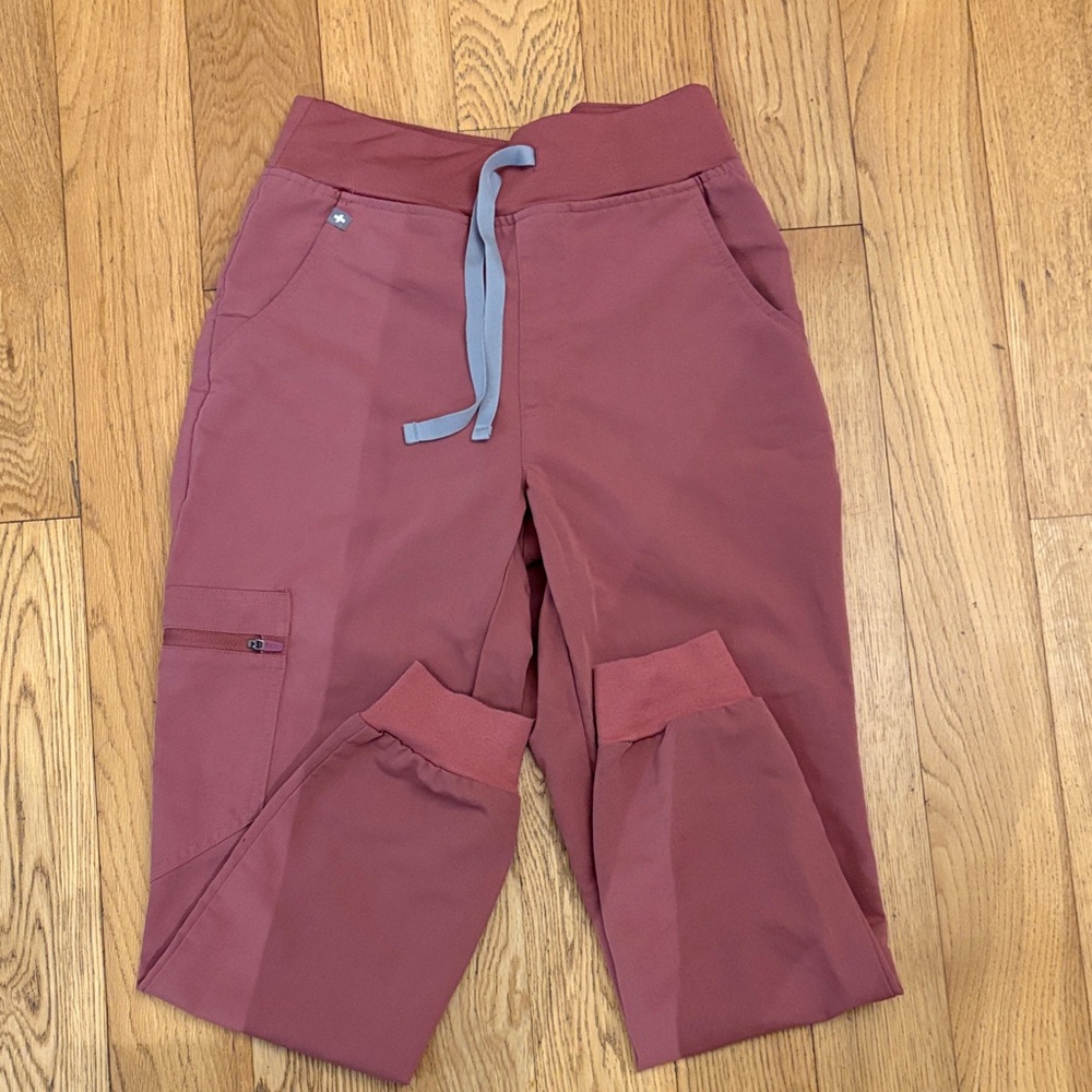 Figs Women's Track Pants in Mauve